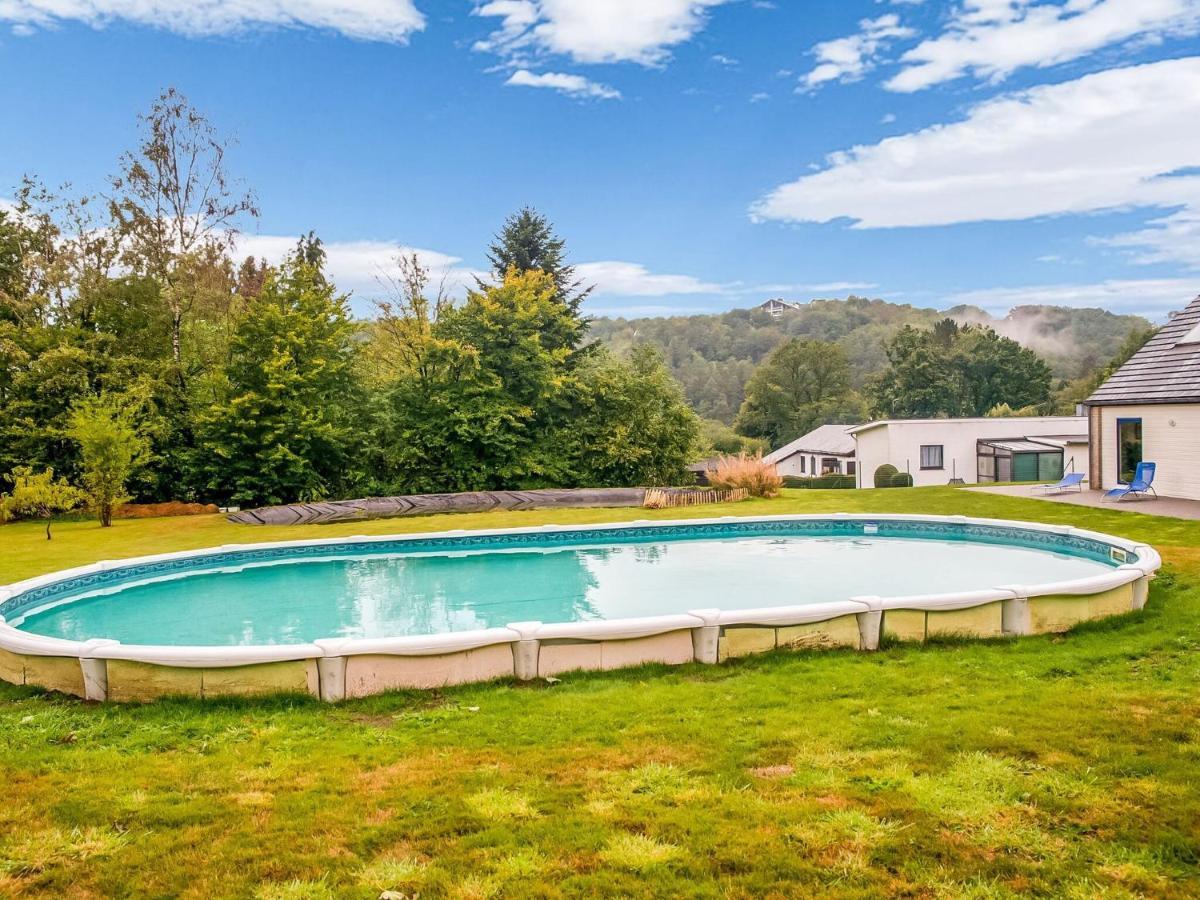 Splendid Villa In Sart Jalhay With Swimming Pool Niveze Ruang foto